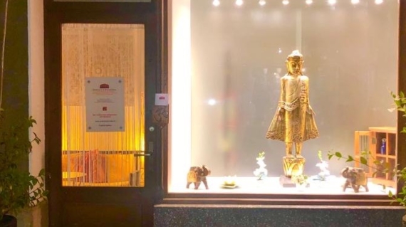 Vitrine institut illuminee nuit déménagé 1280 x 466